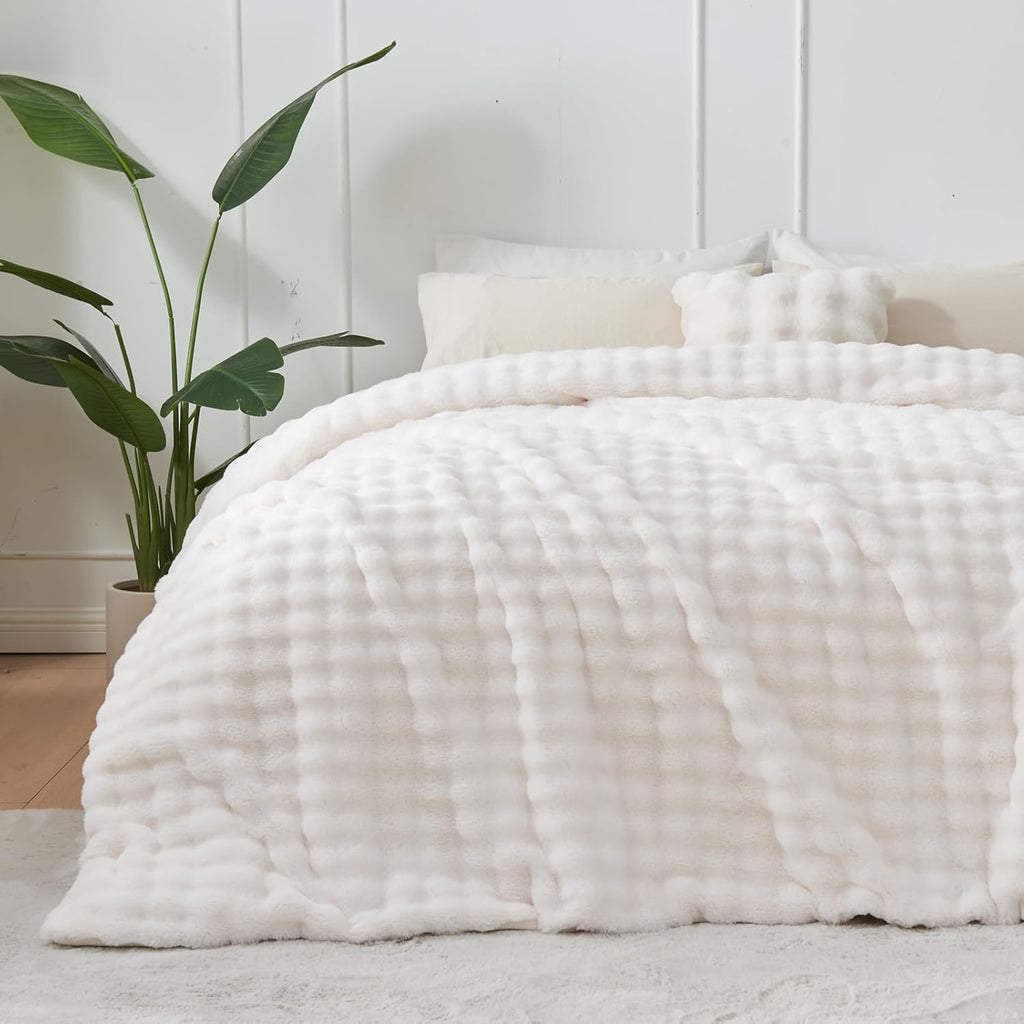 NEWCOSPLAY Faux Fur Queen Blanket Ivory Bubble Blanket Thick Warm Soft for Couch Sofa Bed 550GSM (Ivory, Queen(90"x90"))