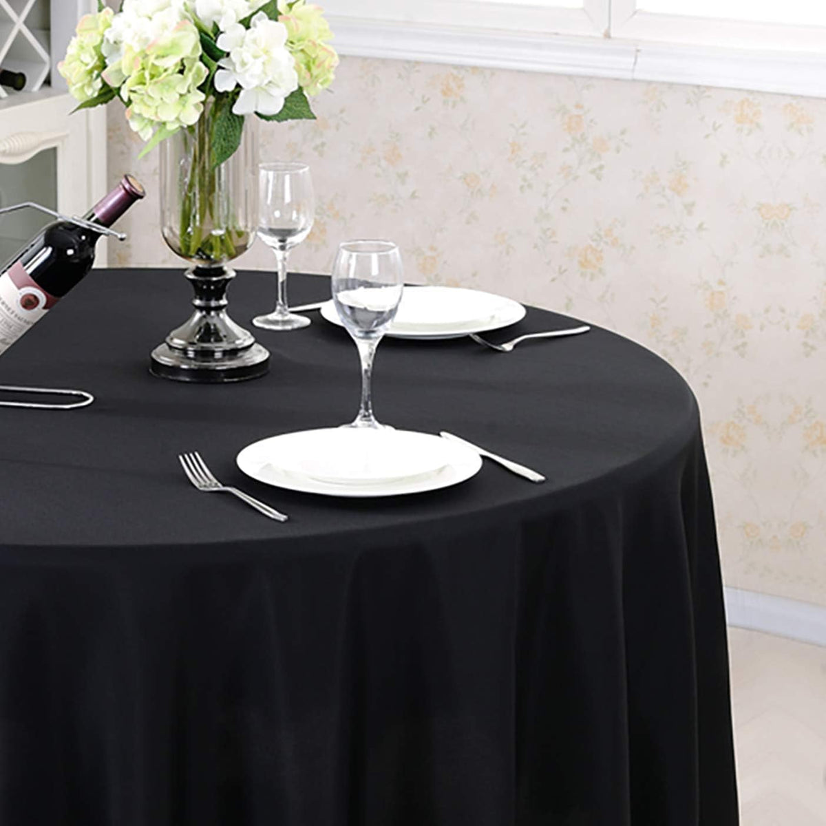 Surmente 132 inch Round Tablecloths -10 Pack Black Round Table Cloths, Polyester Fabric Table Covers for Wedding, Party, Banquet, or Restaurant