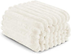 Exclusivo Mezcla Striped California King Size Fleece Blanket - Image 7