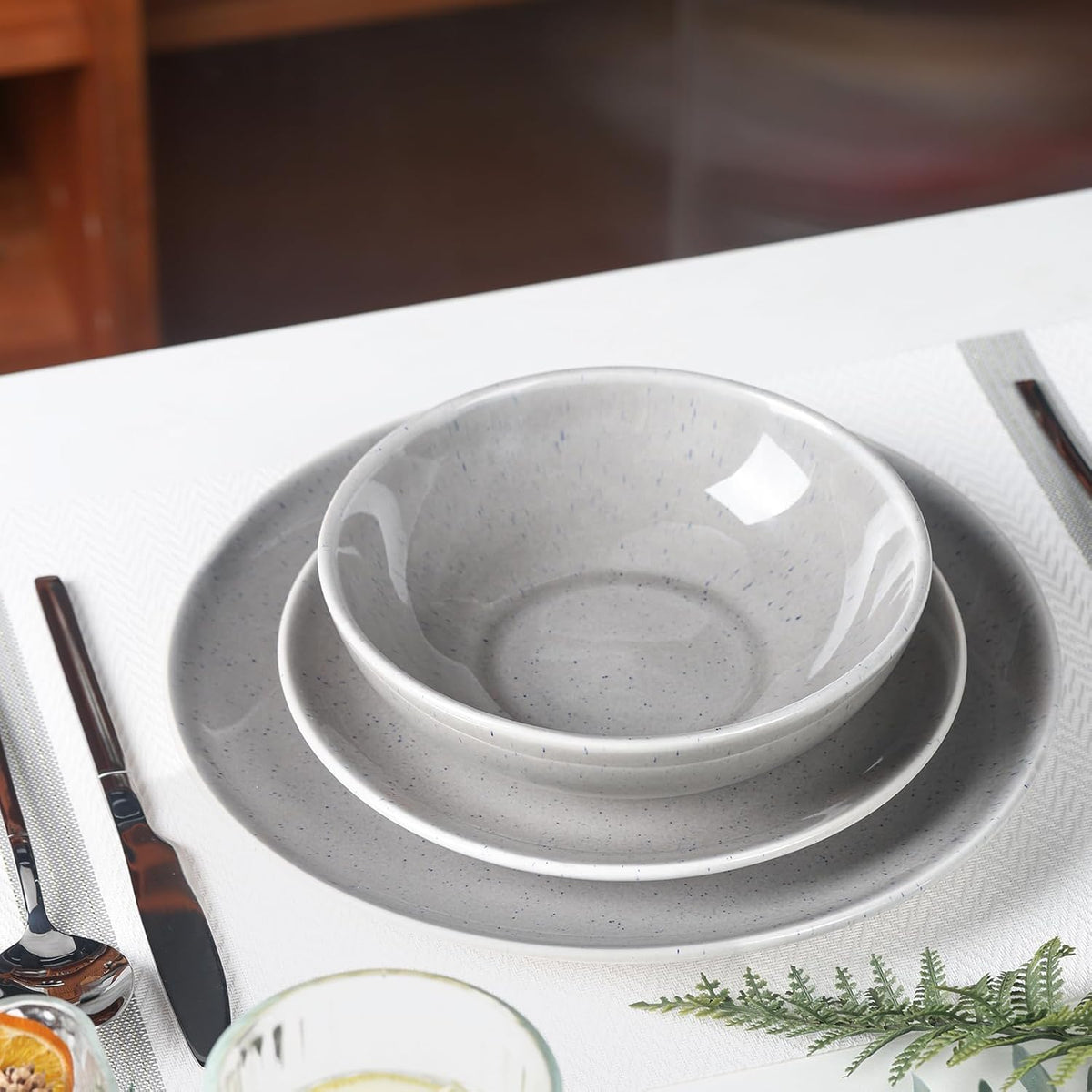 CQN&ZXD Ceramic Plates and Bowls Sets, 12 Pieces, Hand-Crafted Dishes set for 4 with Gradient Reactive-Glaze, Microwave & Dishwasher Safe Dinnerware Sets, Modern Style, Velvet Grey & Meteor Blue