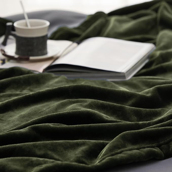 Bedsure GentleSoft Fleece Blanket Twin Size Olive Green - Image 4