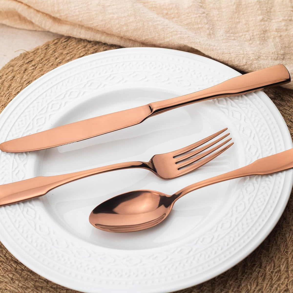 Alata Kate Rose Gold Mirror 40-Piece Silverware Set,Service for 8,Stainless Steel Flatware Set,Mirror Cutlery Set,Dishwasher Safe
