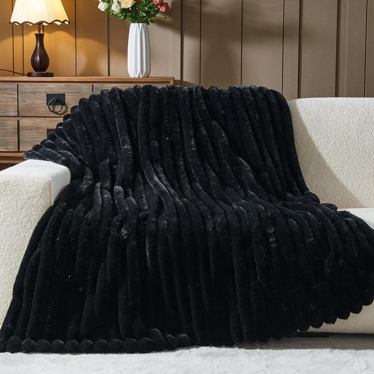 NEWCOSPLAY Faux Fur Throw Blanket Black 3D Ribbed Plush Thick Warm Blanket for Couch Sofa Bed 850GSM (Black Ribbed, Throw(50"x60"))