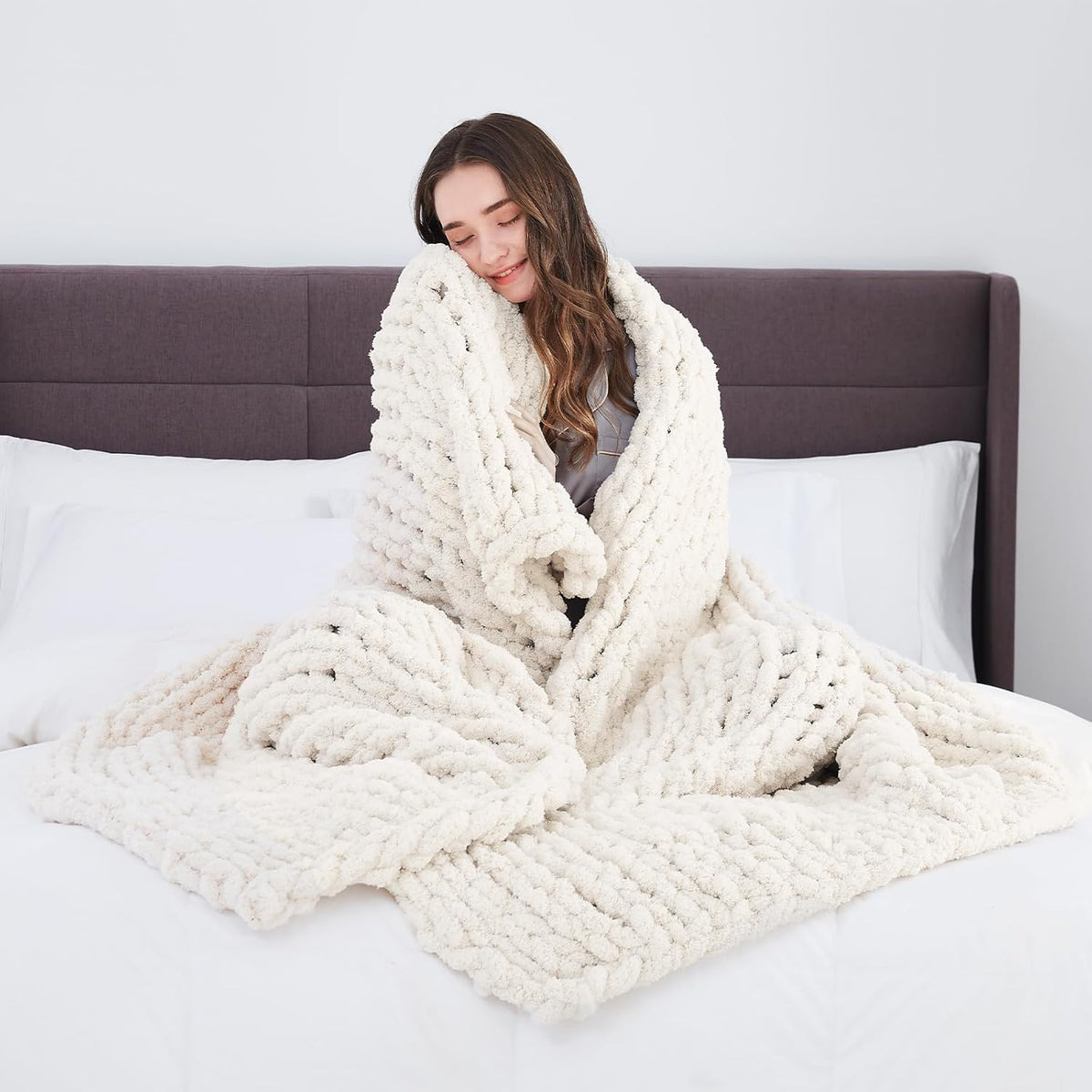 L'AGRATY Chunky Knit Blanket Throw: 72''x84'' Chenille Chunky Knitted Throw Blanket for Bed Couch - Handmade Thick Big Cable Knit Blanket - Large Chunky Crochet Rope Blanket for Home Decor(Ivory)