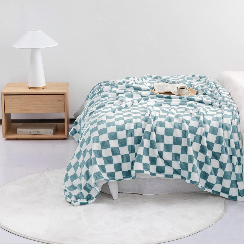 LOMAO Throw Blankets Flannel Blanket with Checkerboard Grid Pattern Soft Throw Blanket for Couch, Bed, Sofa Luxurious Warm and Cozy for All Seasons (Light Blue, 50"x60")