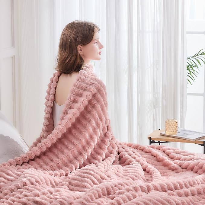 NEWCOSPLAY Fleece Ribbed Cozy Twin Blanket - Image 4