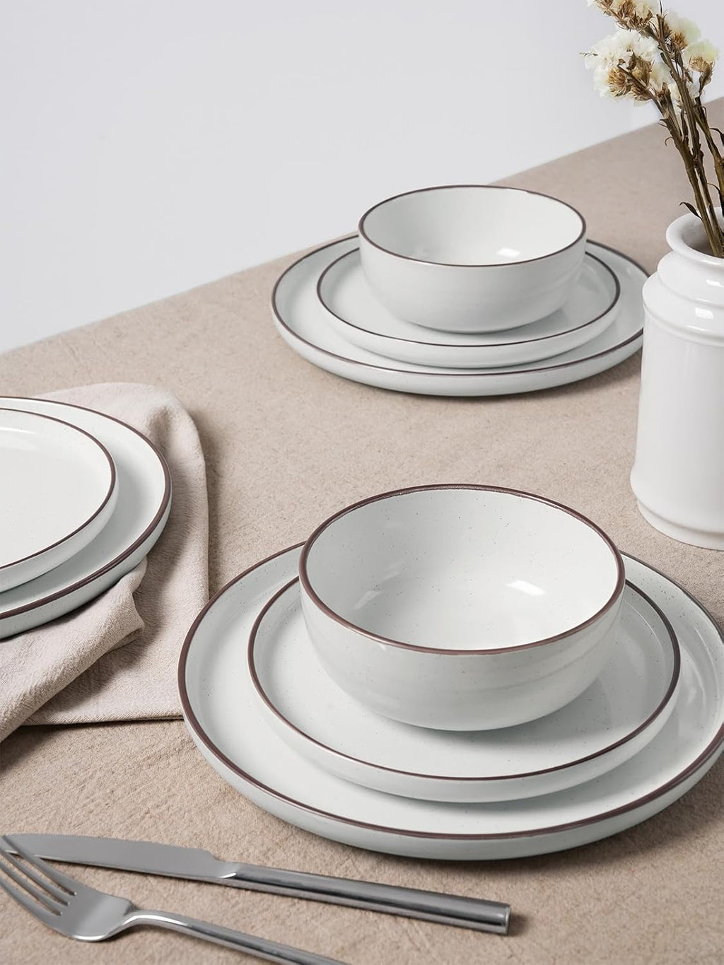 Famiware Mercury 24 Pieces Dinnerware Sets, Plates and Bowls Sets for 8, Microwave and Dishwasher Safe Dish Set, White