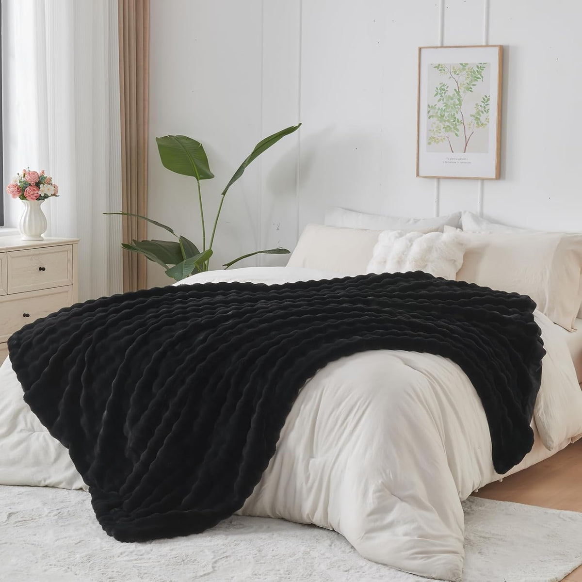 NEWCOSPLAY Faux Fur Twin Blanket Black Bubble Blanket Thick Warm Soft for Couch Sofa Bed 550GSM (Black, Twin(60"x80"))