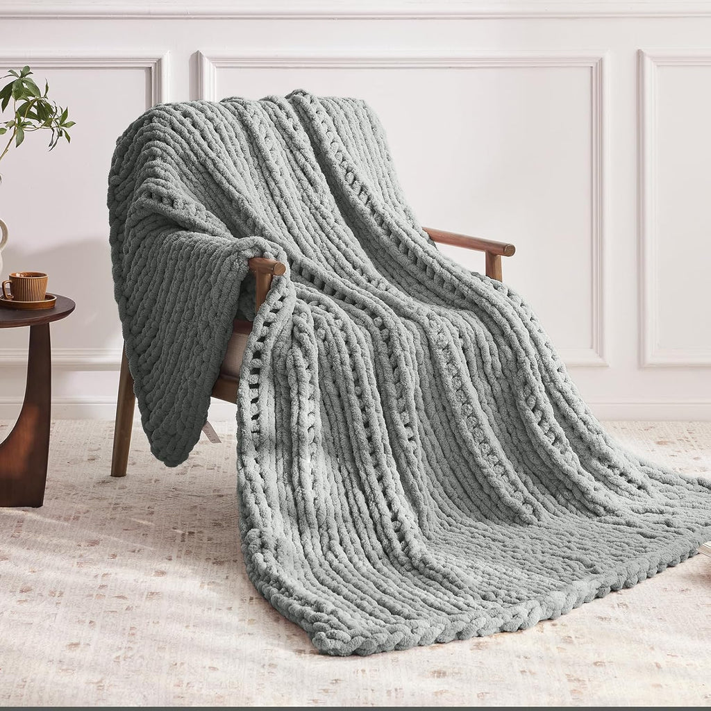 Chunky Knit Throw Blanket, 50''*60'' Knitted Throw Chenille Yarn for Bed Couch, Handmade Light Grey Crochet Big Thick Blanket, Machine Washable Cute Comfy Blanket for Home Decor