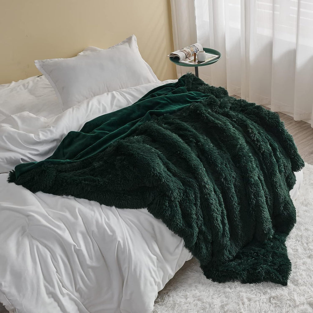 GONAAP Fuzzy Faux Fur Throw Blanket Queen Size Forest Green Super Soft Cozy Plush Fuzzy Shaggy Blanket for Couch Sofa Bed (Forest Green, Queen(90"x90"))