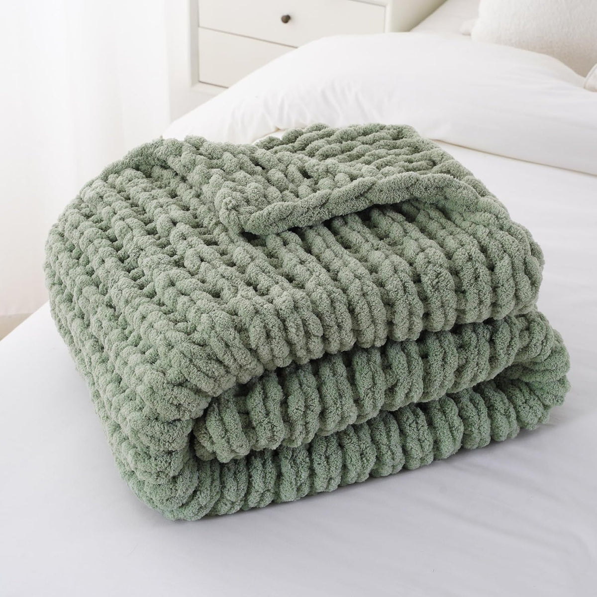 Battilo Chunky Knit Throw Blanket, Soft and Thick Chenille Throw Blanket, 50"x60" Handmade Cable Knit Crochet Blanket, Large Rope Knot Throw Blankets for Couch Sofa Bed Home Decor, Light Green