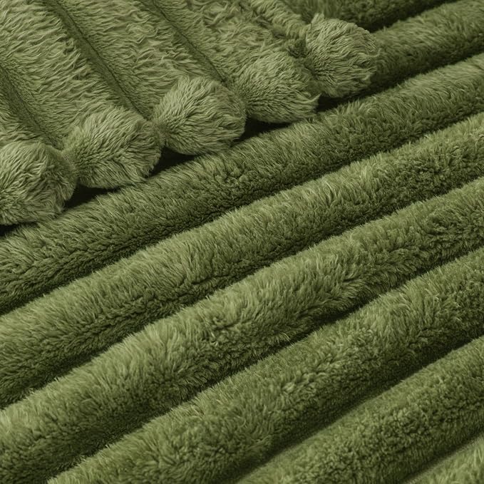 Exclusivo Mezcla Striped Queen Size Fleece Blanket - Image 4