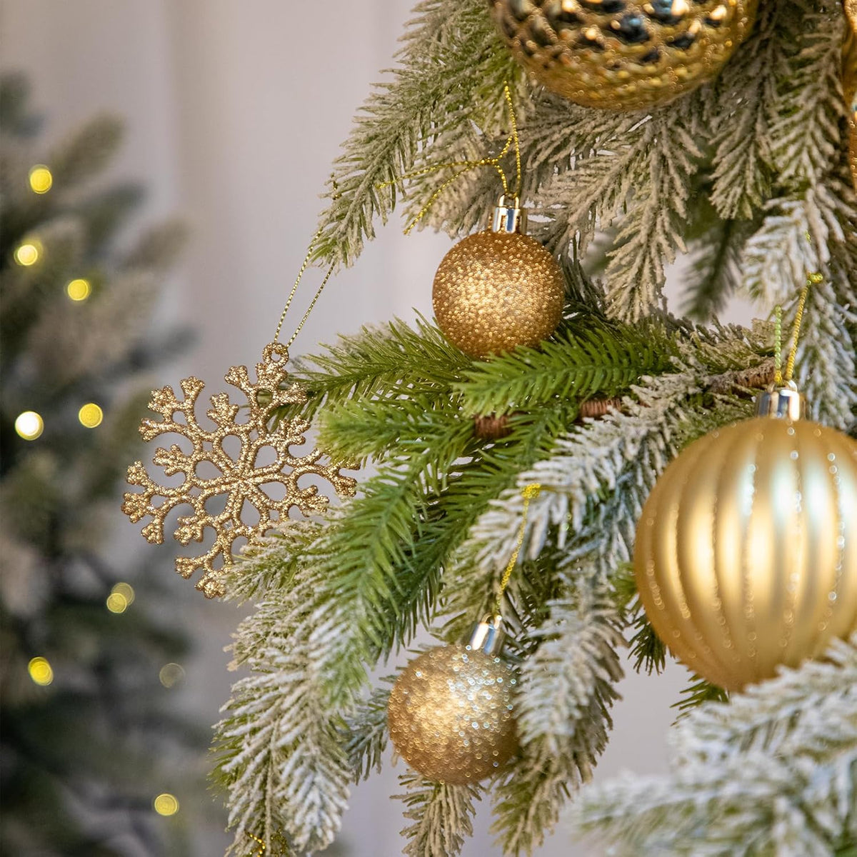 50PCS Christmas Tree Ornaments Set with Shatterproof Balls Icicle Snowflake Hanging Ornaments for Home Office Farmhouse Christmas Decorations, Gold