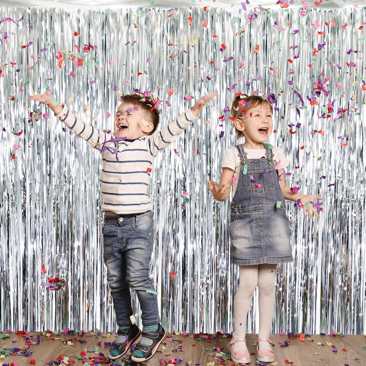 GOER 3.2 ft x 8.2 ft Metallic Tinsel Foil Fringe Curtains Party Photo Backdrop Party Streamers for Birthday,Graduation,New Year Eve Decorations Wedding Decor (Silver,3 pcs)