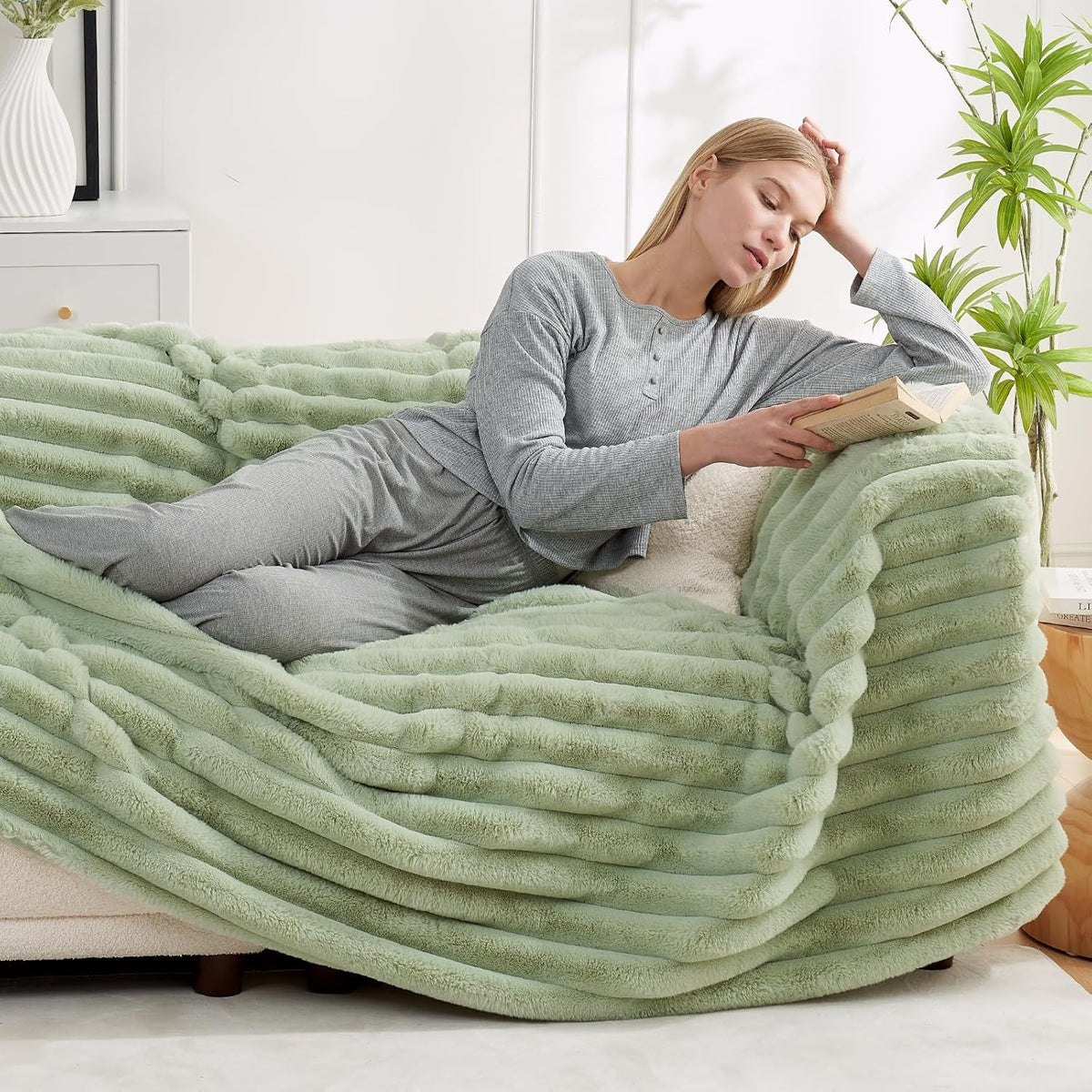 Cozy Bliss Faux Fur Throw Blanket for Couch, Cozy Warm Plush Striped Blanket for Sofa Bedroom Living Room, 50 * 60 Inches Sage Green