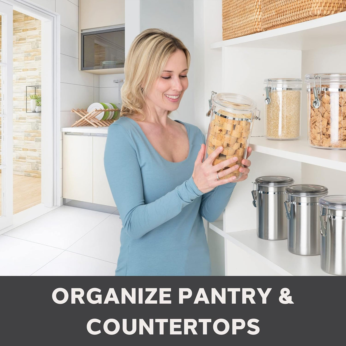 OGGI Clear Canister Airtight 61oz - Clamp Lid & Spoon - Airtight Food Storage Containers, Ideal for Kitchen & Pantry Storage of Bulk, Dry Food Including Flour, Sugar, Coffee, Rice, Tea, Spices & Herbs