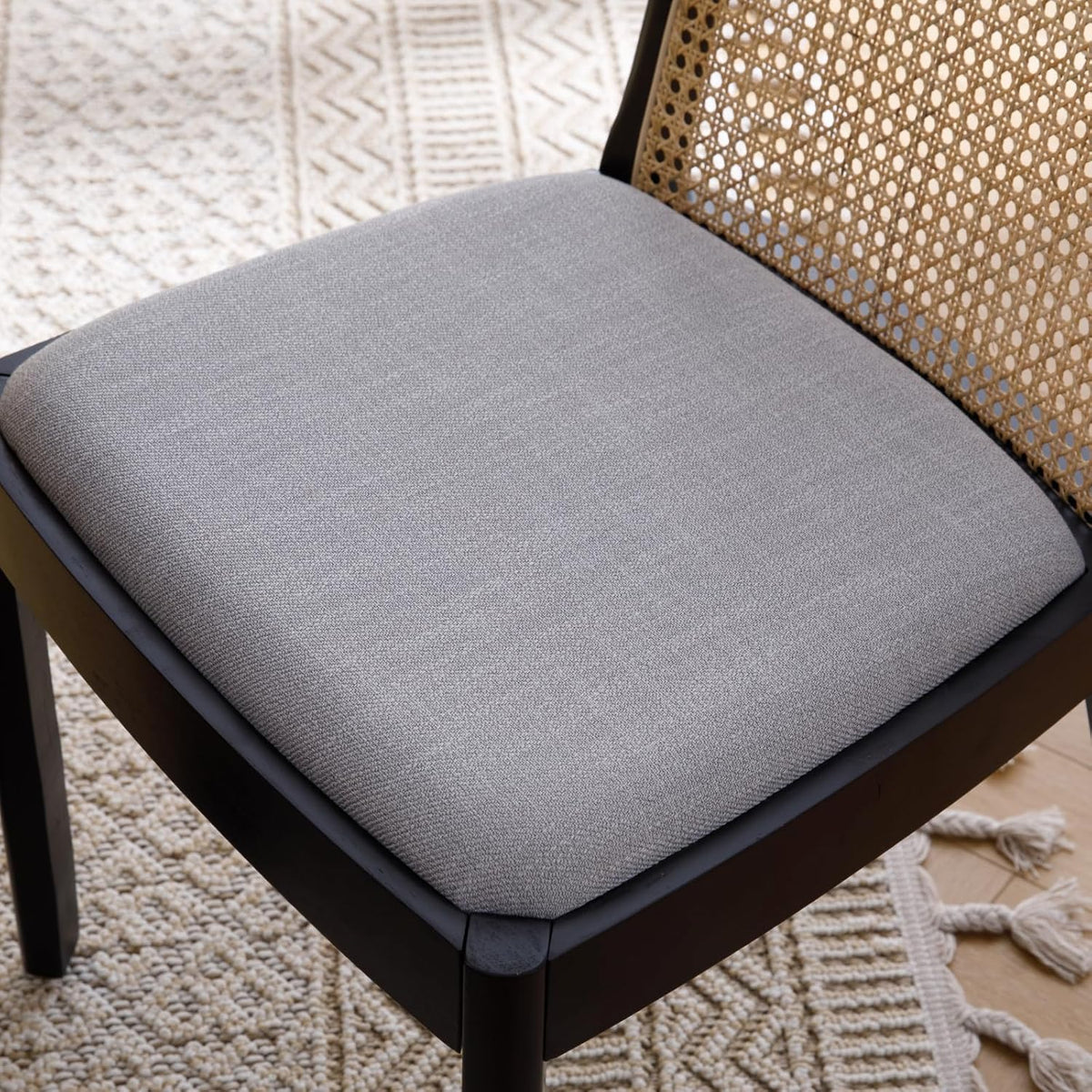 Mid Century Dining Chairs Set of 4, Accent Rattan Side Chairs Linen Fabric Kitchen Chair with Solid Wooden Legs for Living Room Dining Room, Grey
