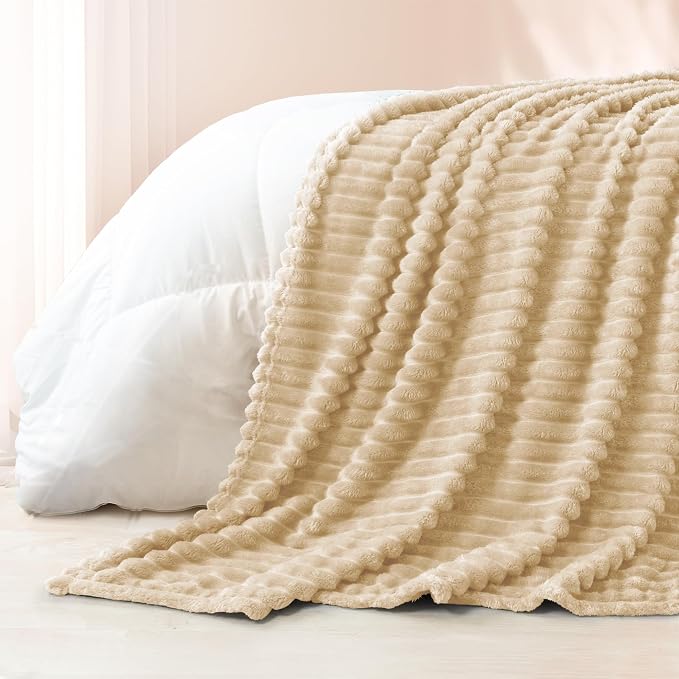 Exclusivo Mezcla Striped Fleece Throw Blanket - Image 6
