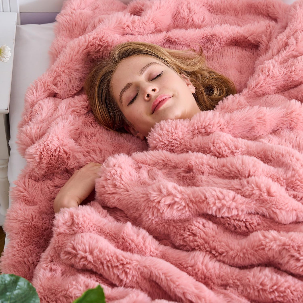 Lotus Karen Faux Fur Blanket Old Pink - Big Bubble Rabbit Fluff King Blankets for The Bed, Large Fluffy Fuzzy Cozy Blanket, Thick Furry Plush Shaggy Blankets, 108x90 Inches