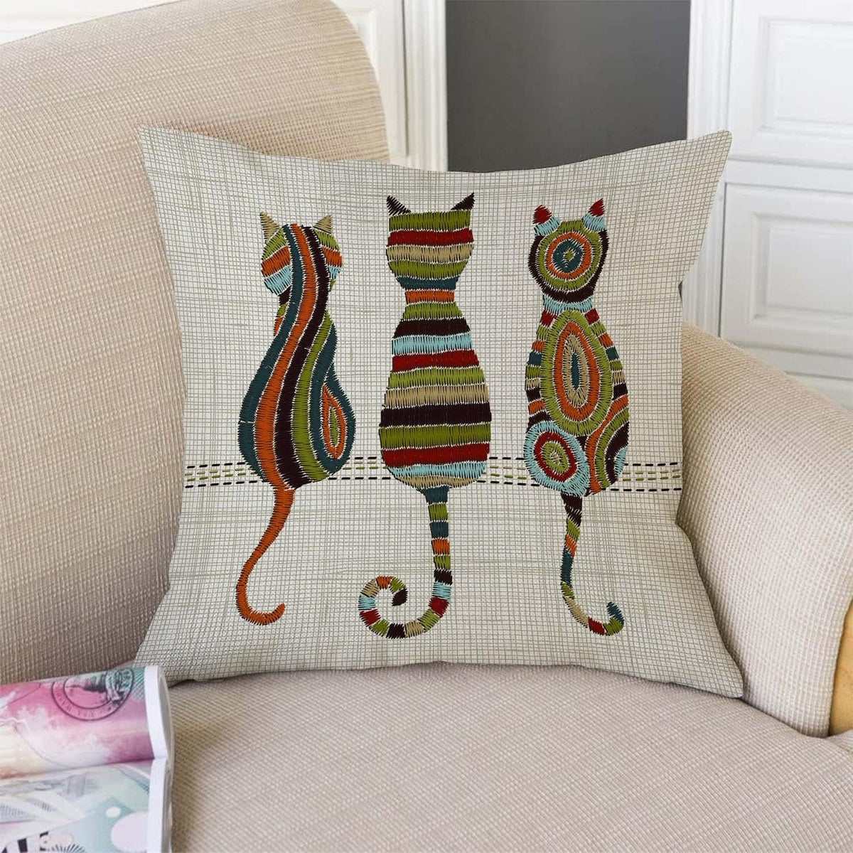 TSSOHU Cute Animal Cat Throw Pillow Cover Patio Furniture Knitted Design Kitten Family Decorative Cushion Cases Home Décor for Couch Bed Sofa 18x18 Inch