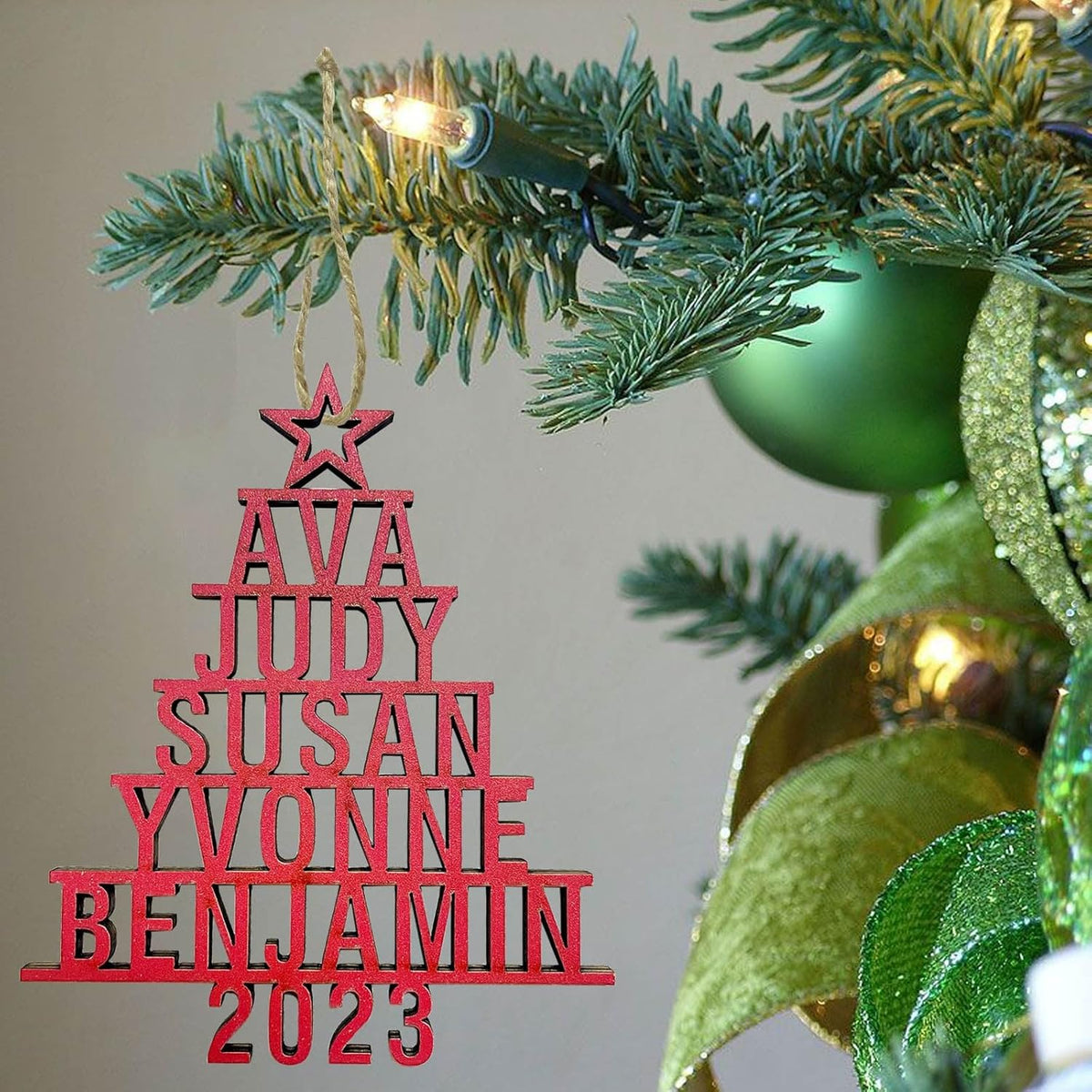 2025 Personalized Christmas Ornaments Family of 2/3/4/5/6/7/8,Custom Christmas Tree Ornaments Deorations with Names,Customized Xmas Ornaments Tree Deorations,Personalized Wooden Ornaments Gifts