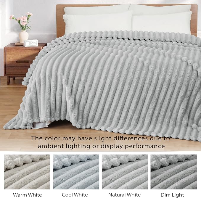 Exclusivo Mezcla Striped Fleece Throw Blanket - Image 3