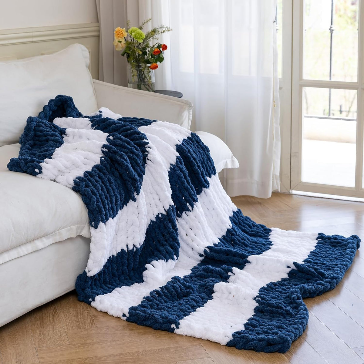 Chunky Knit Blanket - Luxury Soft Cozy 50 * 60 Throw Blanket,100% Woven Blanket Rope Knot Throw Blanket for Couch, Sofa, Home Decor, Gift - Machine Washable（White/Deep Blue）