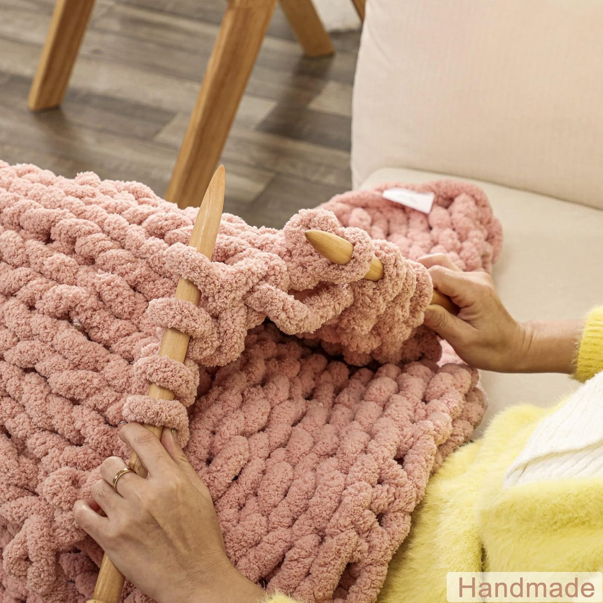 WESHIONGOO Chunky Knit Blanket Throw 40"×40" Knitted Throw Blankets for Couch Bed Fluffy Soft Blanket with Jumbo Chenille Yarn Thick 100% Handmade(Pink)