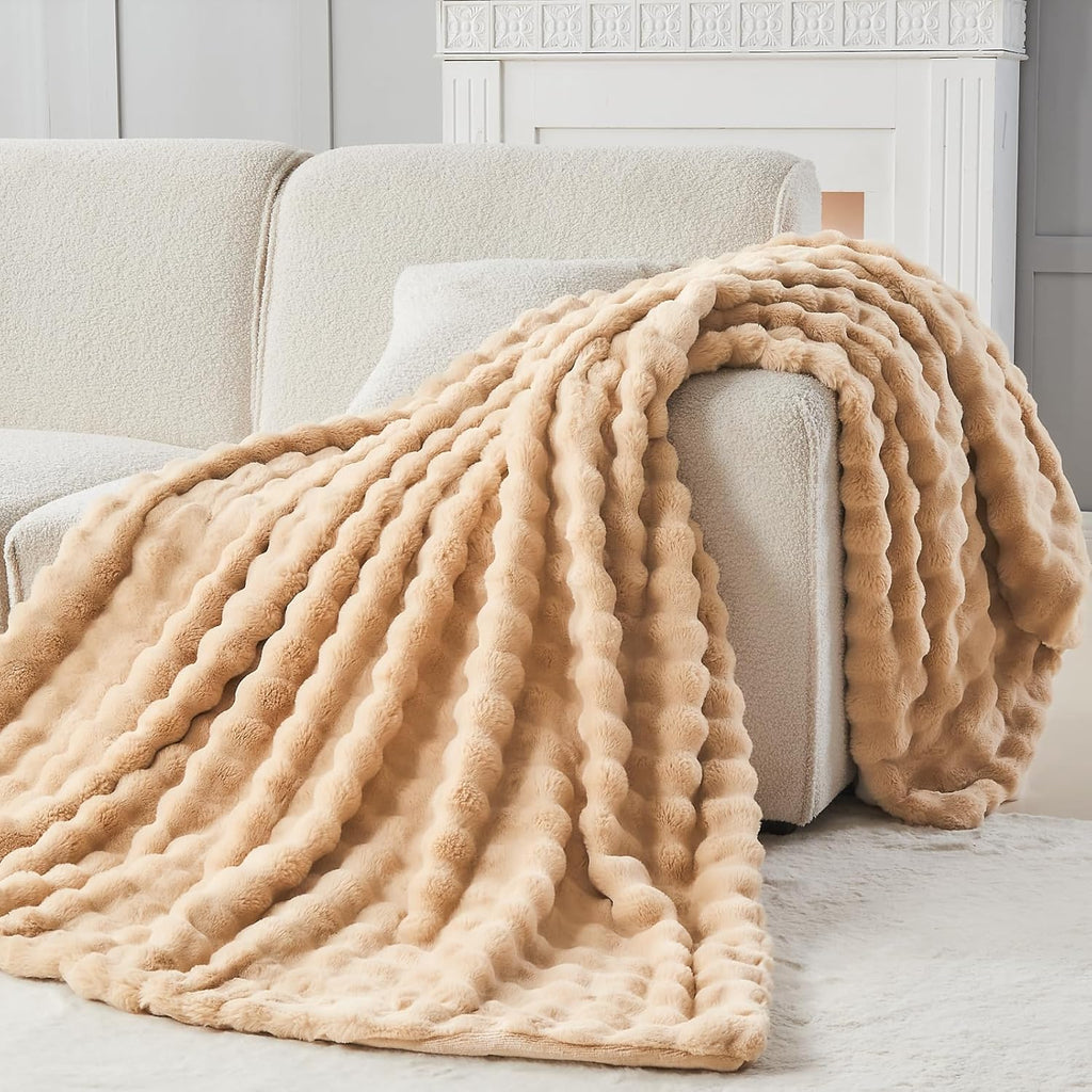 NEWCOSPLAY Faux Fur Twin Blanket Brown Bubble Blanket Thick Warm Soft for Couch Sofa Bed 550GSM (Brown, Twin(60"x80"))