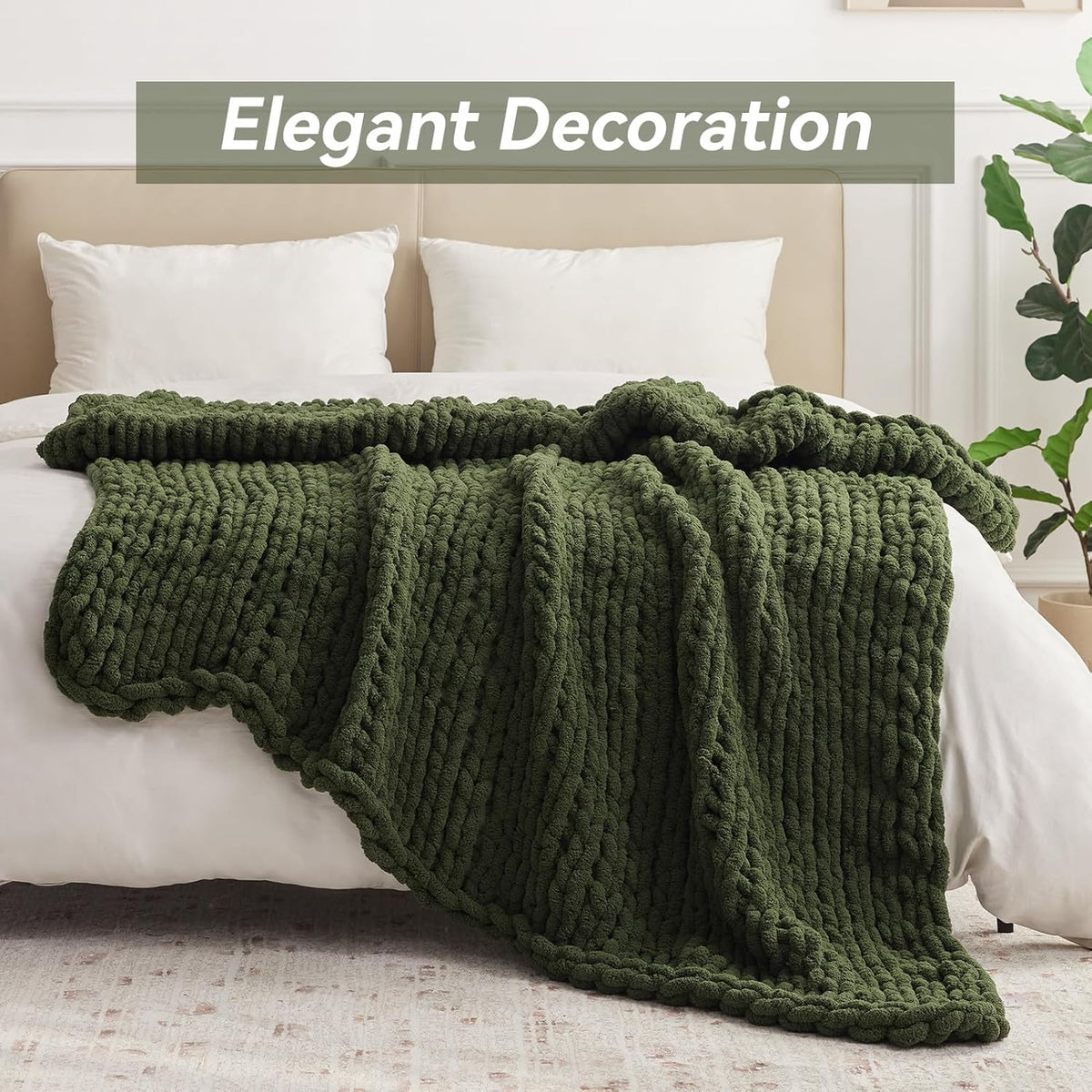 Chunky Knit Throw Blanket, 50''*60'' Knitted Throw Chenille Yarn for Bed Couch, Handmade Green Crochet Big Thick Blanket, Machine Washable Cute Comfy Blanket for Home Decor