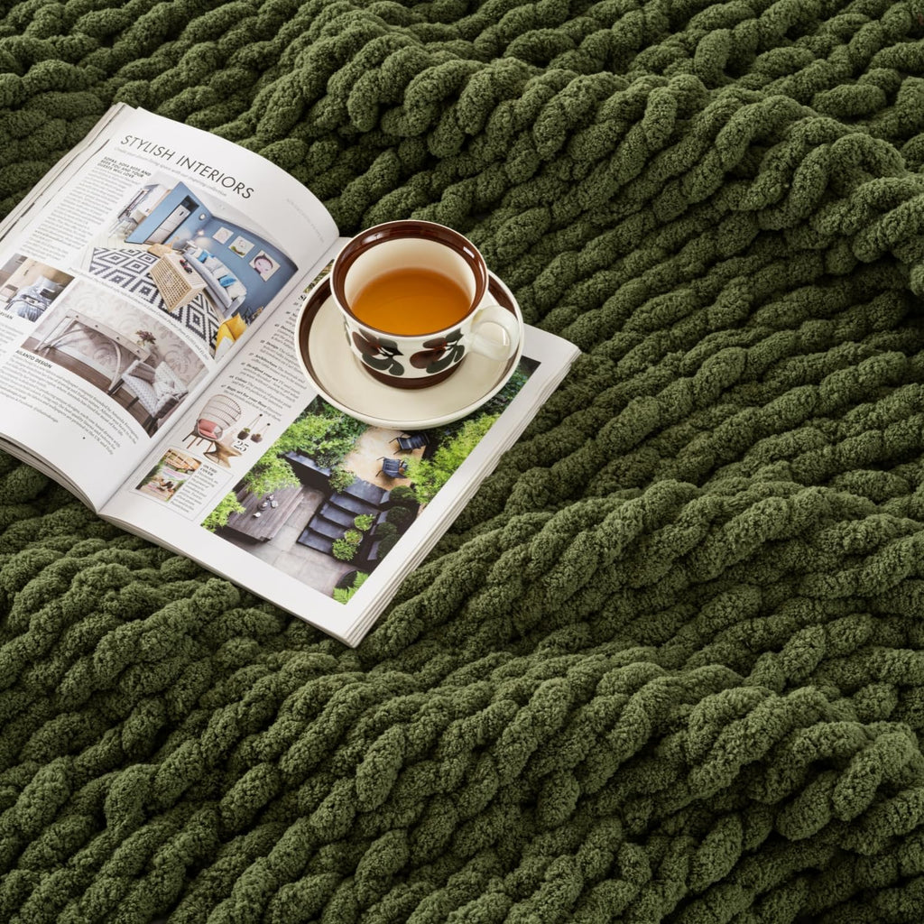 Ultra Soft Chunky Knit Blanket Throw -50x60 Hand Knitted Warm Chenille Throw Blanket, Home Decor Soft Thick Yarn Cable Knit Blanket Breathable Fleece Banket Christmas for Couch Bed Sofa Best GIF