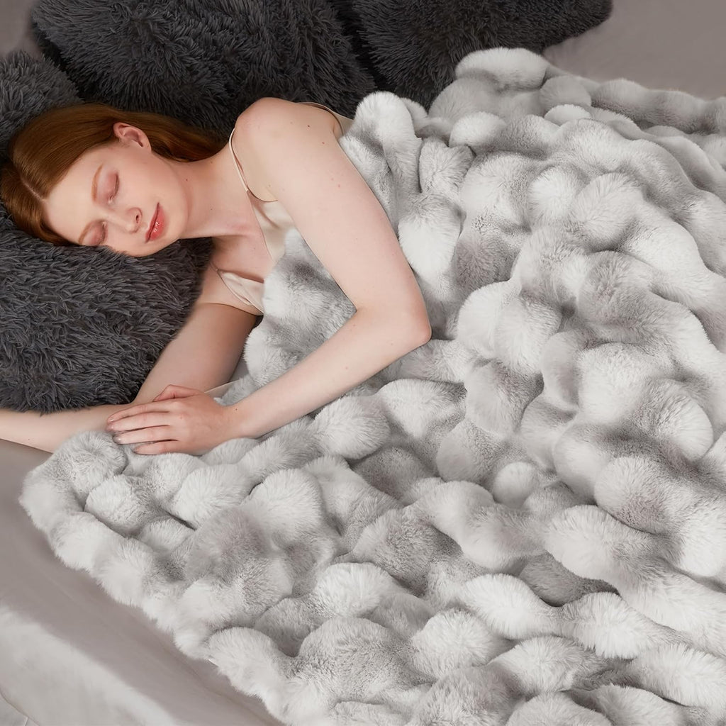 Touchat Luxury 1000GSM Faux Rabbit Fur Throw Blanket, Super Heavy Warm Cozy Grey Blankets for Couch Bed Sofa, Ruched Plush Fuzzy Elegant Soft Reversible Mink Blanket for Living Room Bedroom