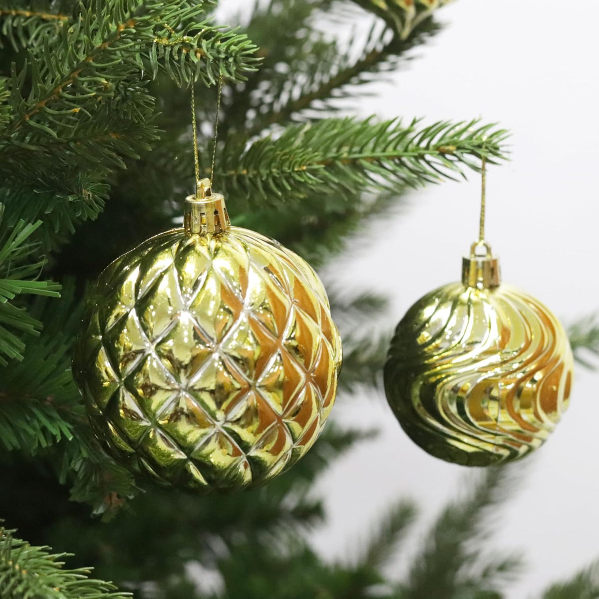 Christmas Ornaments Set with 36pcs Shatterproof Christmas Tree Decorations Multi-Size Christmas Ball Ornaments with 7 Styles Gold