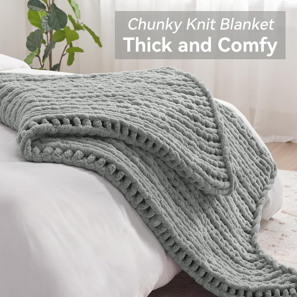 Chunky Knit Throw Blanket, 40''*50'' Knitted Throw Chenille Yarn for Bed Couch, Handmade Light Grey Crochet Big Thick Blanket, Machine Washable Cute Comfy Blanket for Home Decor