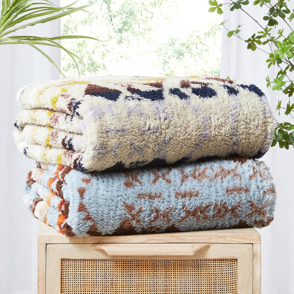 CASAAGUSTO Boho Sherpa Throw Blanket, Aztec Throw Blanket, Ultra Soft, Warm, Cozy, Plush, Thick Fleece Bohemian Blanket for Couch, Bed, Sofa (Khaki 50 * 60 Inch)