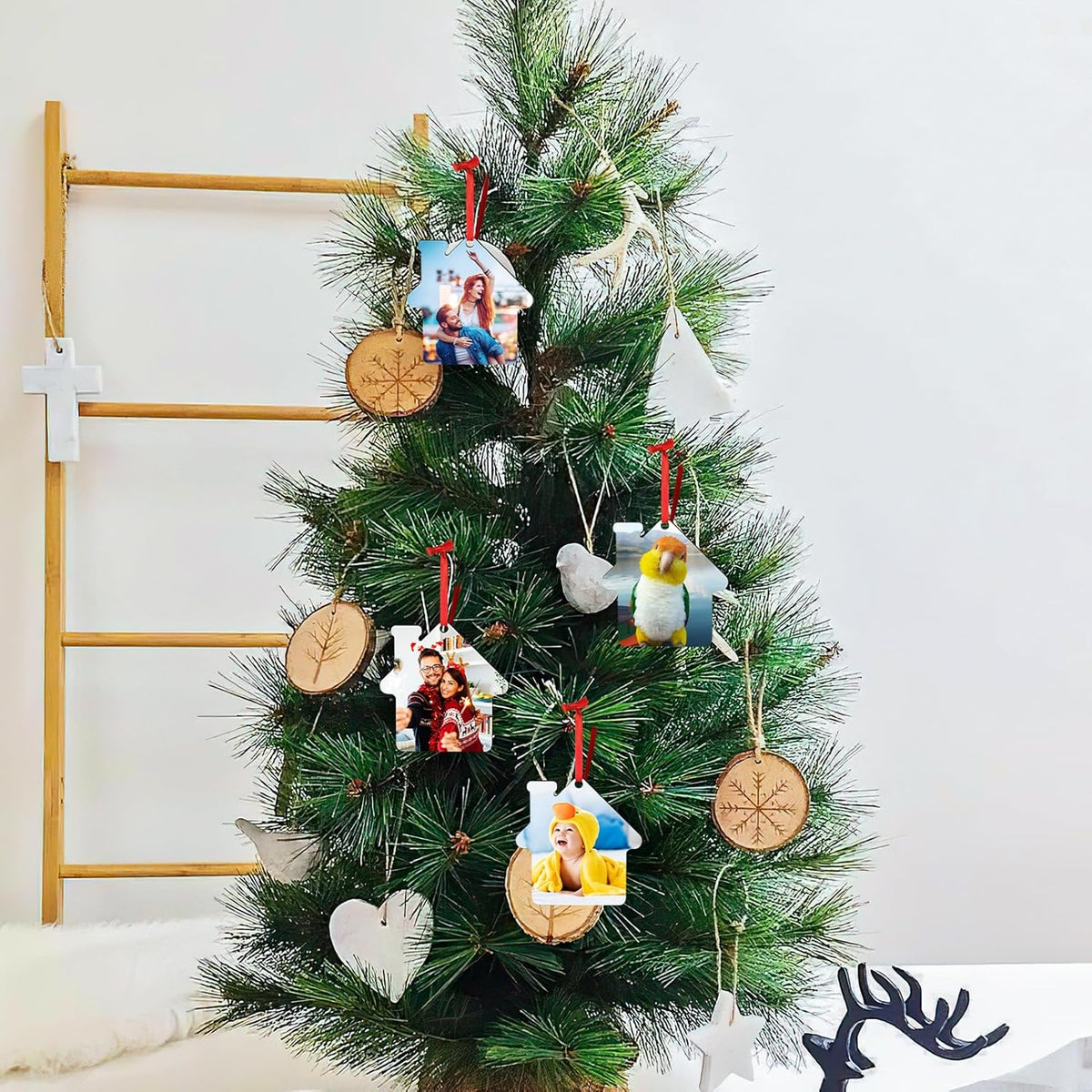 Personalized Christmas Ornaments 2025, Wood Custom Photo Text Hanging Ornament Customized Christmas Tree Decorations Gift for Family, Kids, Friends, Couples, Wedding