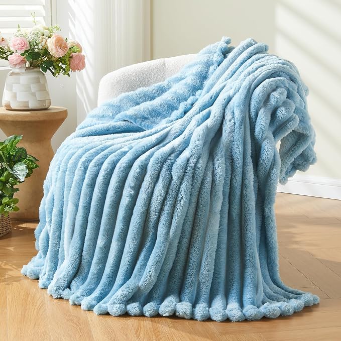 NEWCOSPLAY Fleece Ribbed Cozy Queen Blanket - Image 7