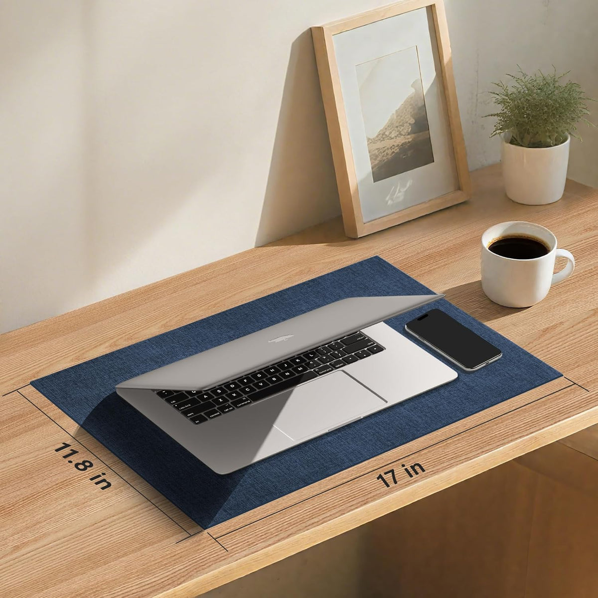 DOLOPL Placemats Set of 4, Reversible Wipeable & Heat Resistant Place Mats, Modern Faux Leather Table Mats for Kitchen, Neutral Waterproof Tablemats for Dining Table Decor, Wedding, Party(Navy Blue)