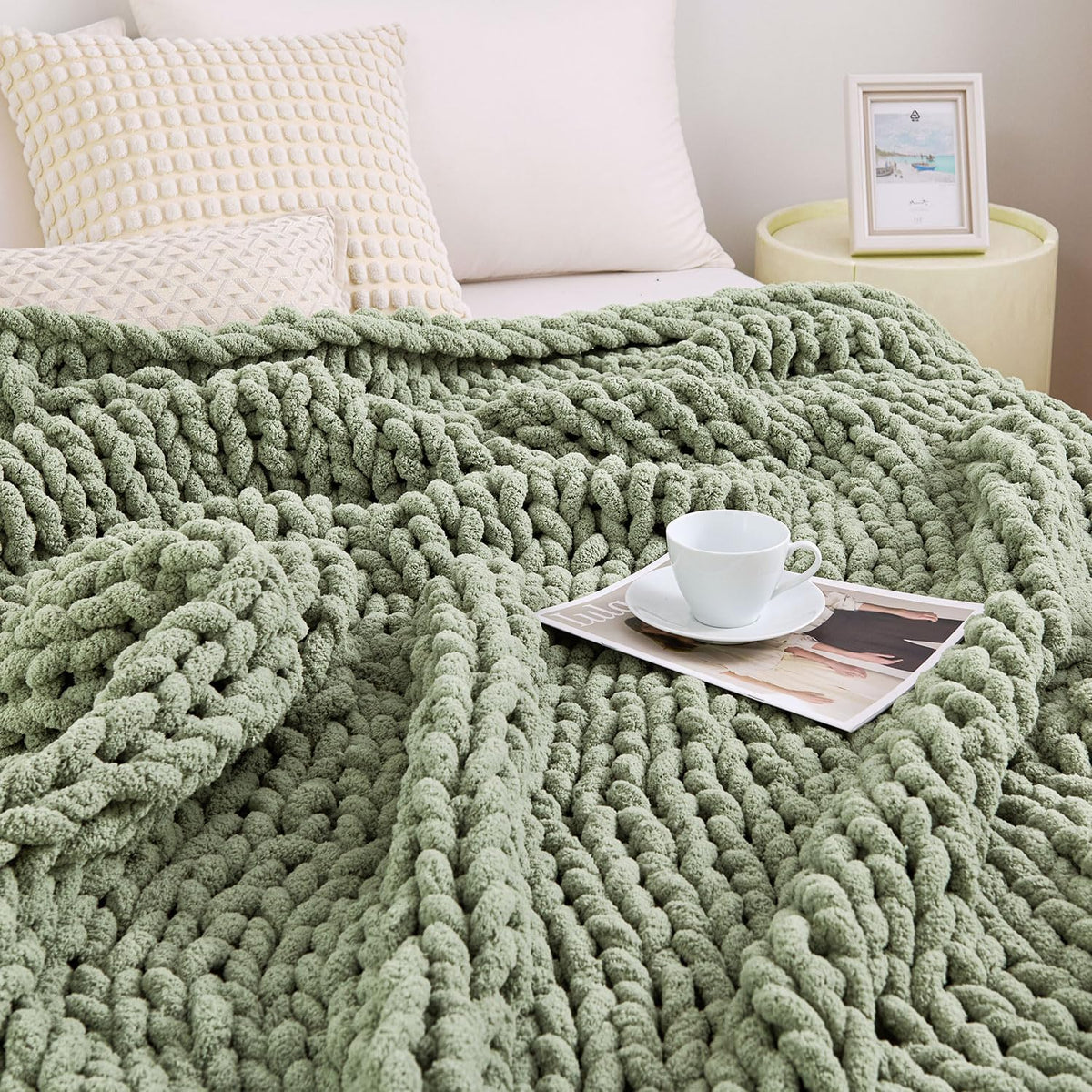 Admitrack Chunky Knit Blanket Throw, 100% Hand Knit Chenille Throw Blanket for Sofa & Home Decor, Soft and Cozy Knitted Throw Blankets (Sage Green，51"x63")