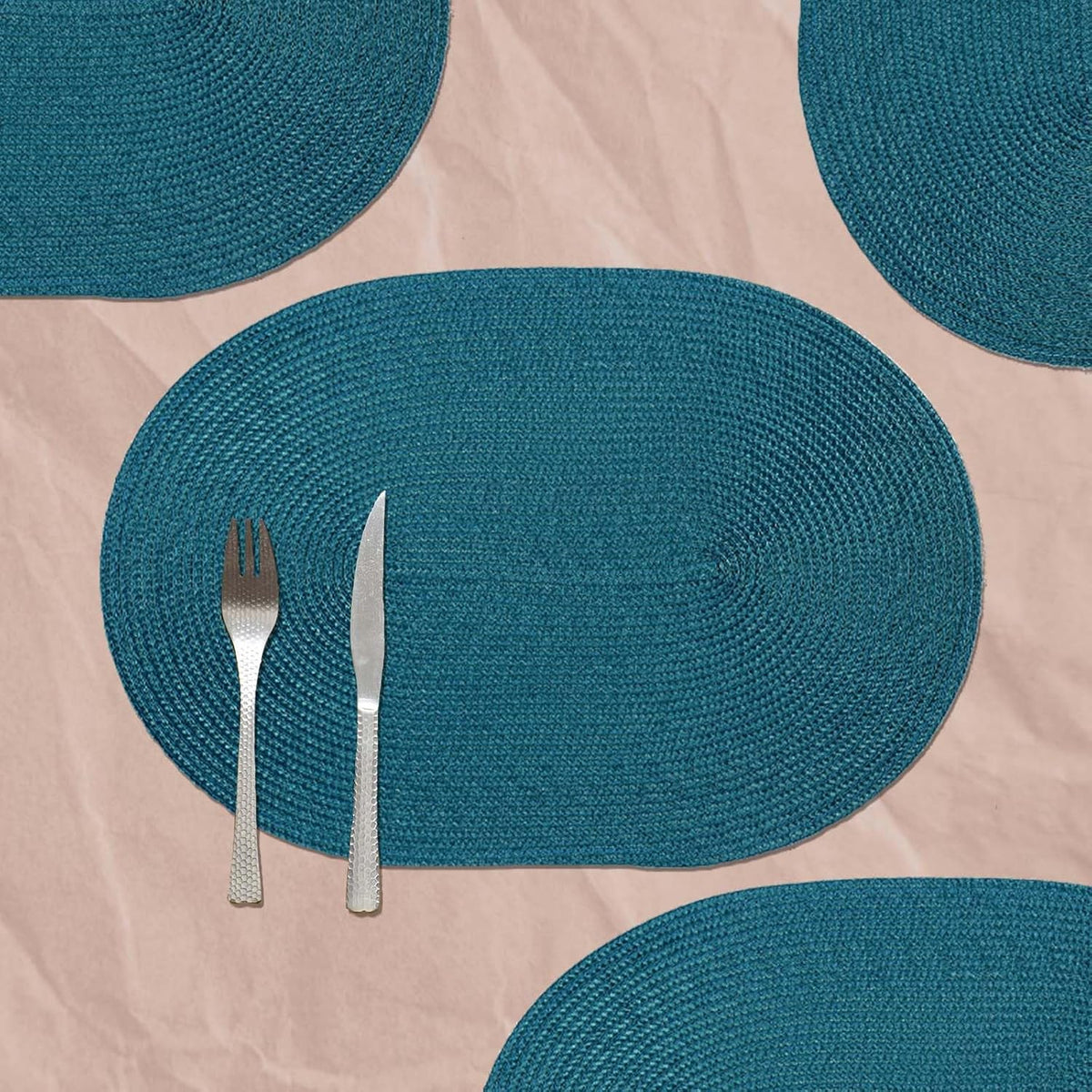 AHHFSMEI Placemats Set of 8 for Dining Table Washable Woven Vinyl Non-Slip 18x12 inches Placemat Heat-Resistant Durable Table Mats for Dining Table Easy to Clean (Oval Blue, 8)
