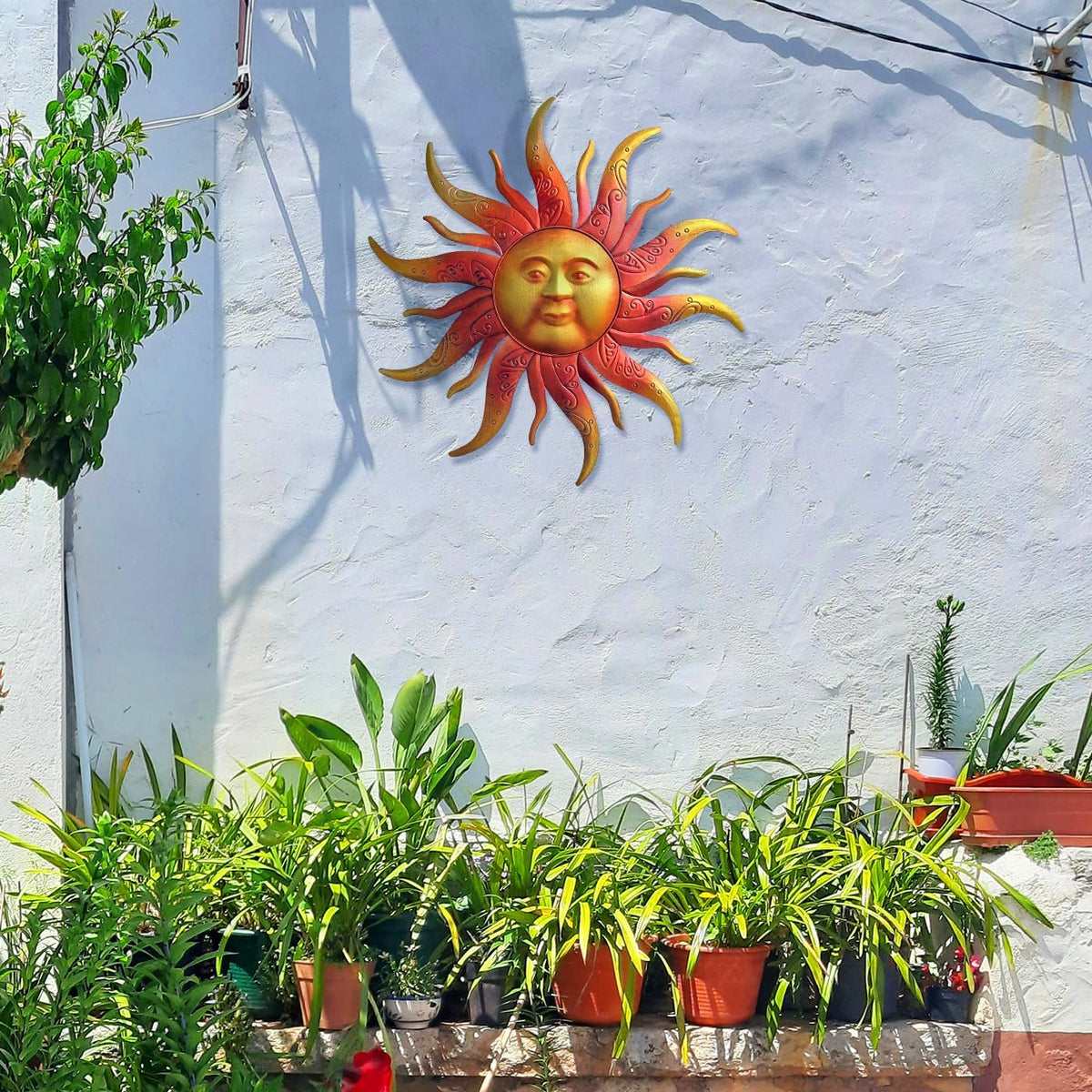 Large Metal Sun Wall Art Decor - 23.6 Inches Rustic Retro Hanging Decoration for Indoor Outdoor, Home Garden Farmhouse Yard Patio Fence Living Room Bedroom (Gold)