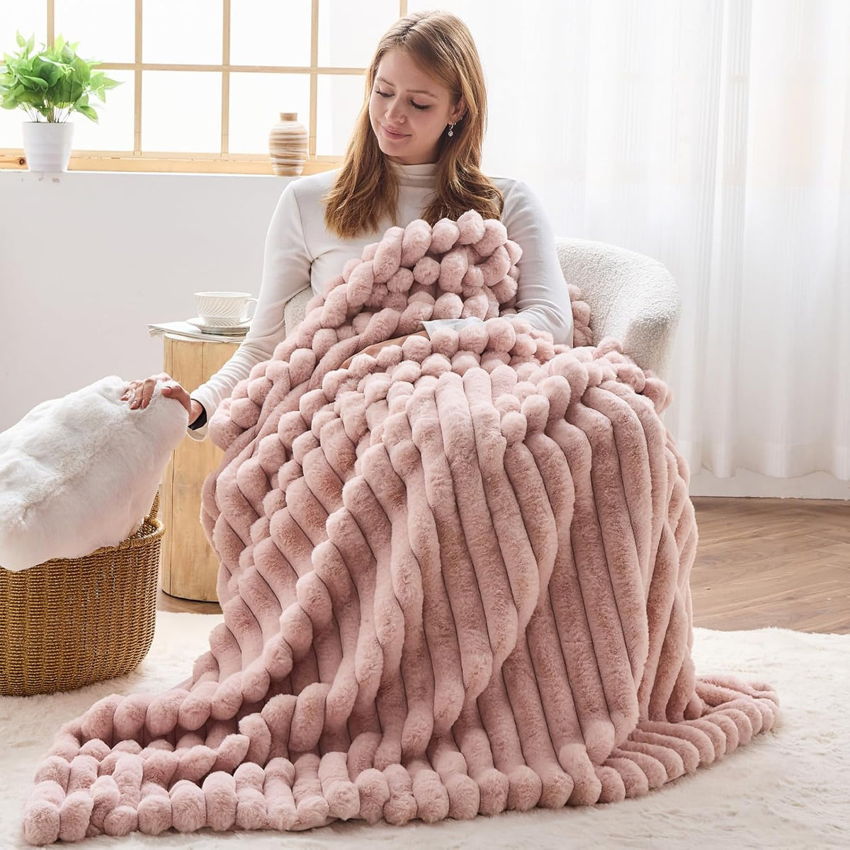 NEWCOSPLAY Faux Fur Throw Blanket Pink 3D Ribbed Plush Thick Warm Blanket for Couch Sofa Bed 850GSM (Pink Ribbed, Throw(50"x60"))