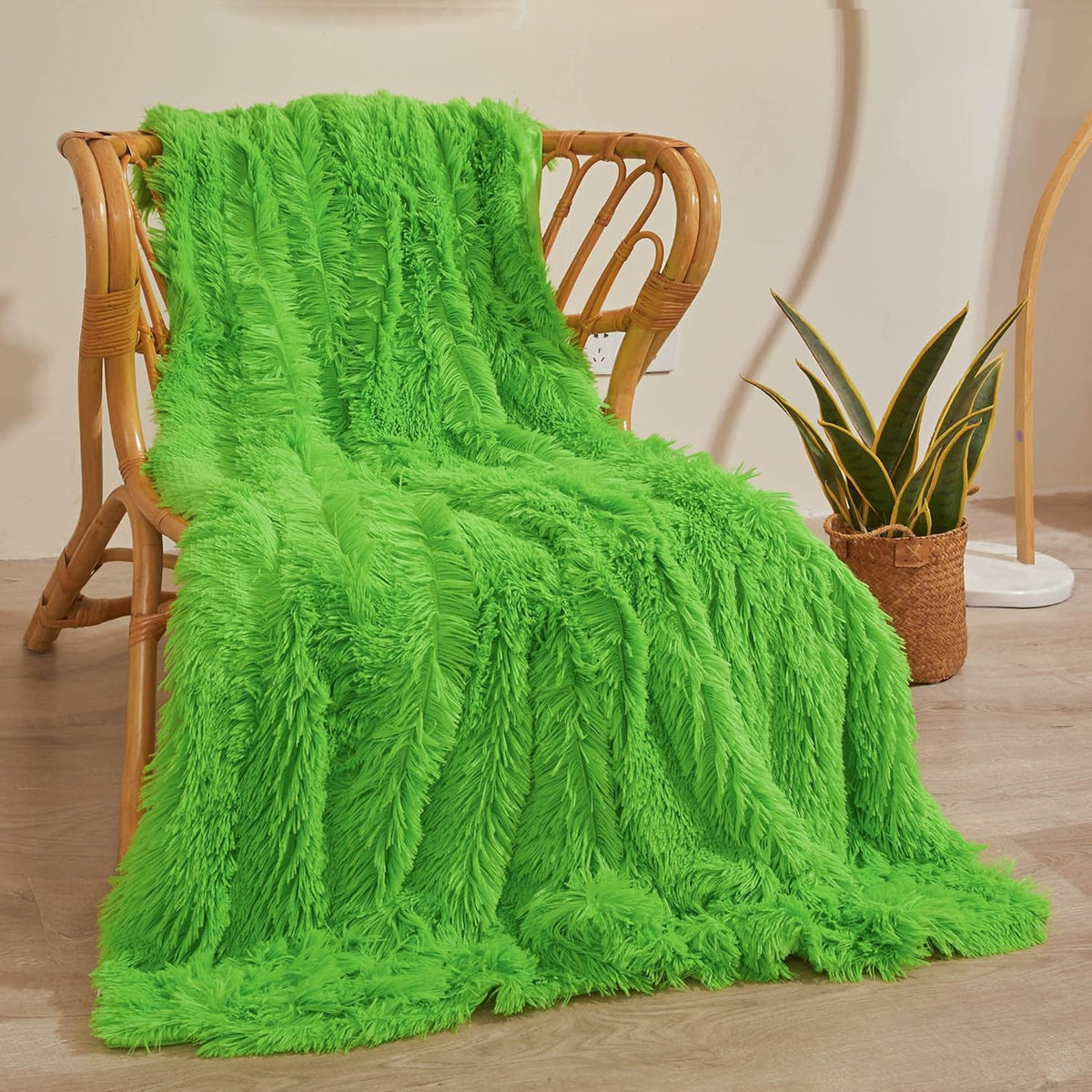 XeGe Luxury Faux Fur Blanket, Lime Green Soft Big Fluffy Throw, Shaggy Plush Decorative Couch Blanket, Cute Furry Fuzzy Bed Throw for Bedroom Living Room, Lime Green, 60x90