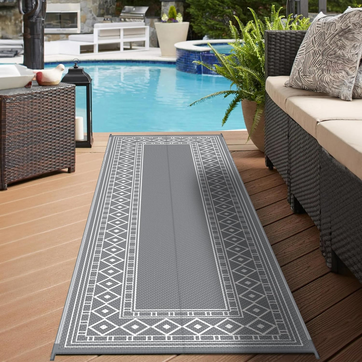 GENIMO Outdoor Rug Waterproof for Patio, 2.5'x8' Foldable Reversible Plastic Straw Runner Rugs and Carpet for Porch, Outside Area Mat for Rv, Deck, Picnic, Camper, Balcony, Beach, Grey & White