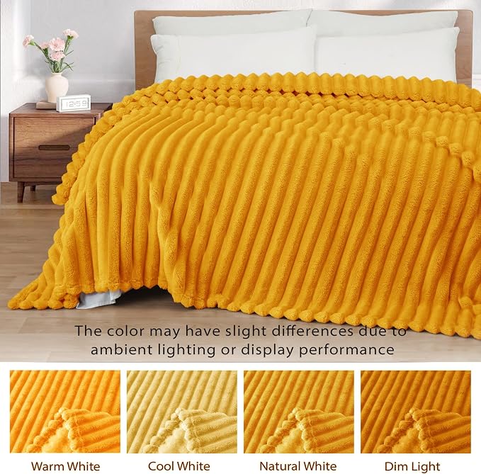 Exclusivo Mezcla Striped Fleece Throw Blanket - Image 3