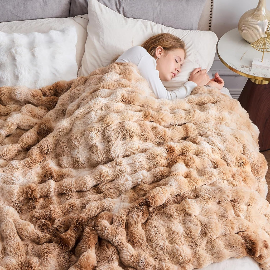 NEWCOSPLAY Faux Fur Twin Blanket Tie-dye Beige Luxury Fluffy Thick Warm Bubble Blanket for Couch Sofa Bed 700GSM (Tie-dye Beige, Twin(60"x80"))