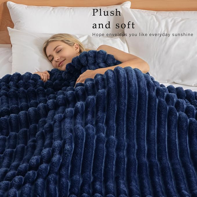 Exclusivo Mezcla Striped California King Size Fleece Blanket - Image 2