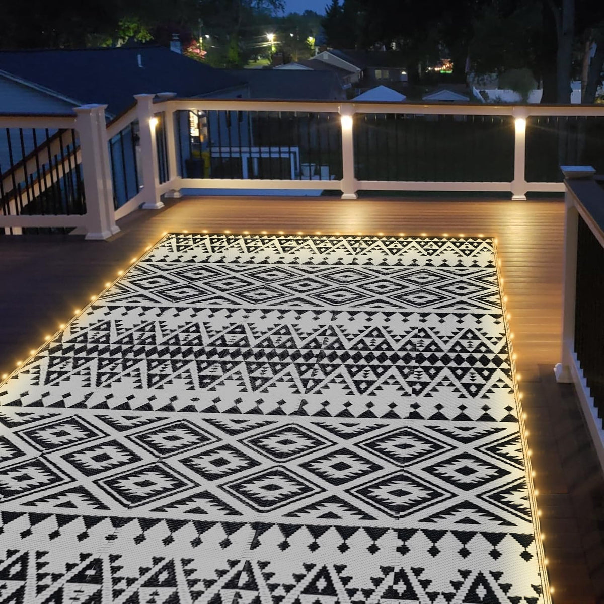 6x9ft Waterproof Outdoor Rug with LED Lights, Bohemia Reversible Plastic Straw Mat for Patio RV Camping Picnic Balcony Beach Deck Indoor Outdoor Carpet, Black&White