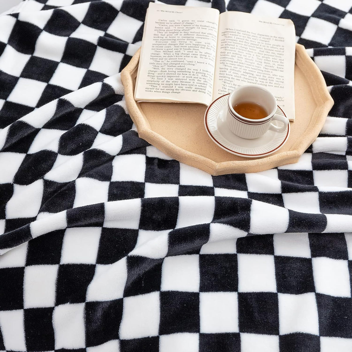 LOMAO Throw Blankets Flannel Blanket with Checkerboard Grid Pattern Soft Throw Blanket for Couch, Bed, Sofa Luxurious Warm and Cozy for All Seasons (Black, 40"x50")