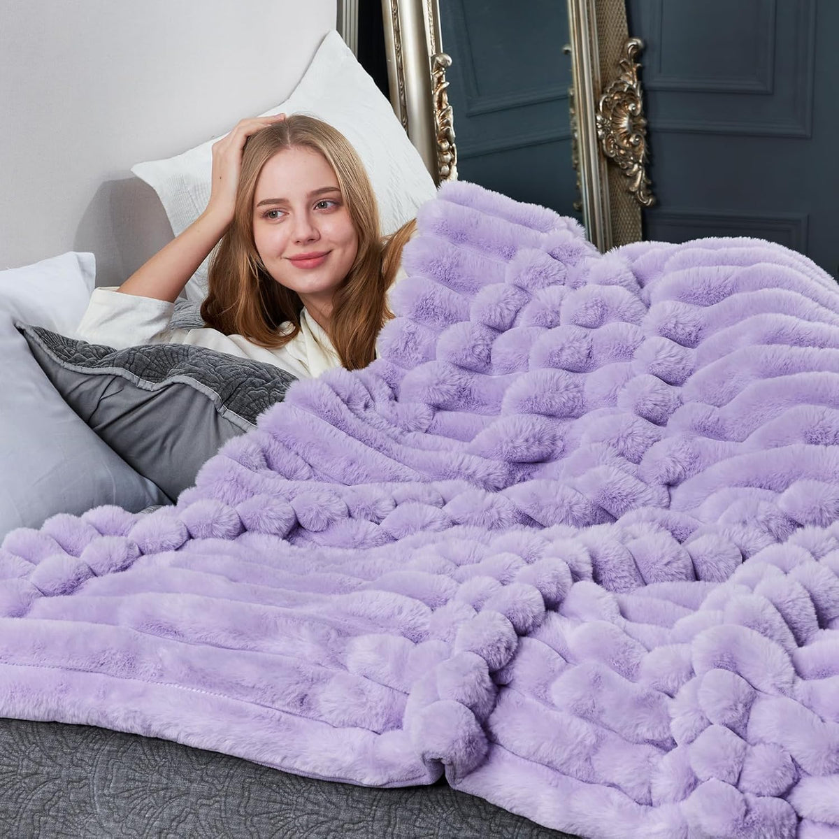 Cozy Bliss Faux Fur Throw Blanket for Couch, Cozy Warm Plush Striped Blanket for Sofa Bedroom Living Room, 60 * 80 Inches Lavender Purple
